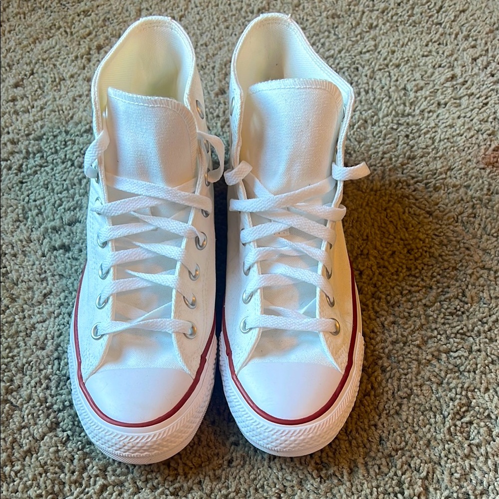 Men’s size 7/ Women’s 9 White High-Top Converse Sneakers with Red Trim